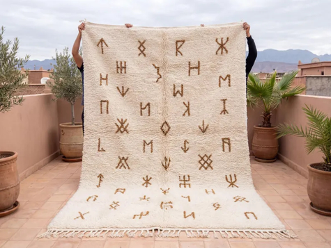 Tapis Berbères Azilal 100% Laine Fait Main | Azlif – Tifinagh